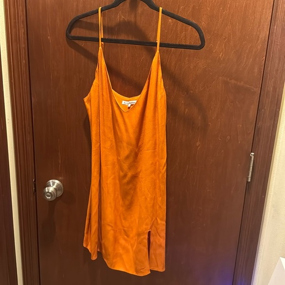Reformation women’s size large - Picture 1 of 4